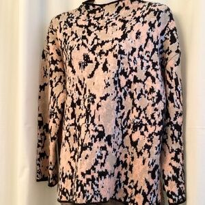 PAPILLION… Black/Cream Sweater… size Lg.